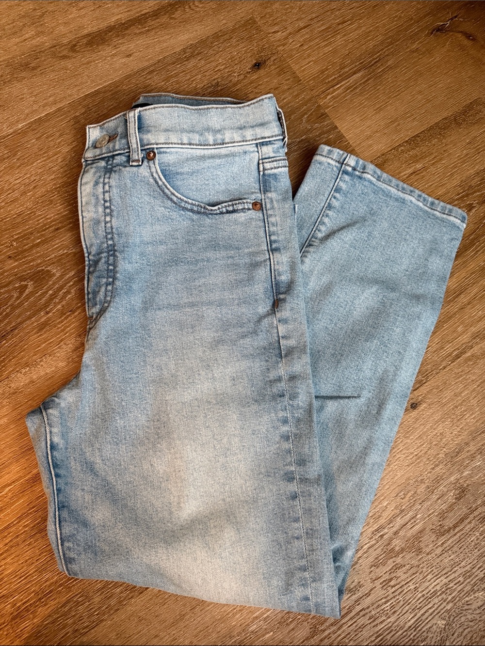 Light Wash Women’s Jeans - Classic Straight Fit